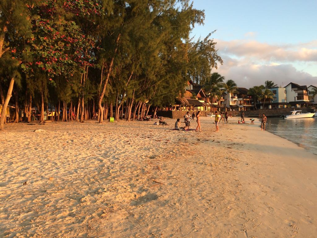 Ebrahim Flats - Grand Baie Beach Extérieur photo